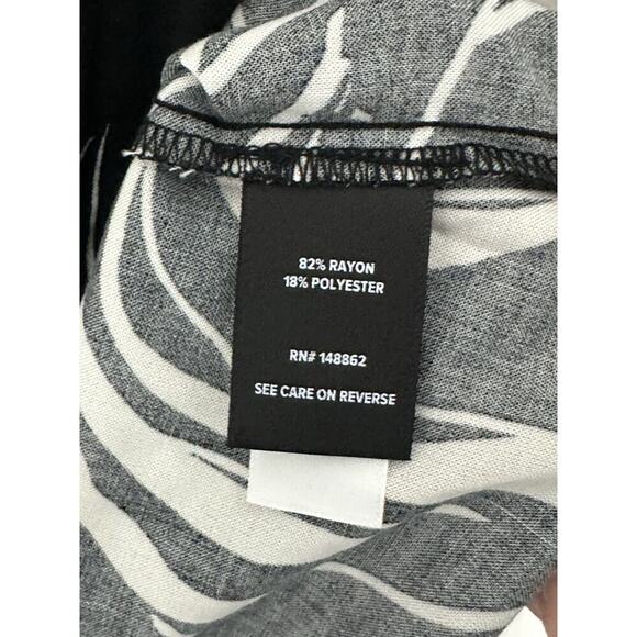 New! TORRID 0 Womens Harper Challis Pullover Tunic Black White Tropical Resort - Picture 7 of 11